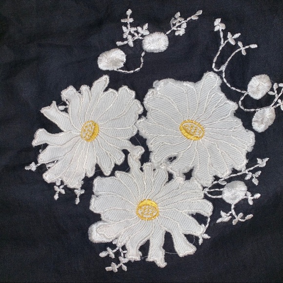 Pressman New York White Yellow Flower Black Skirt - Picture 5 of 8